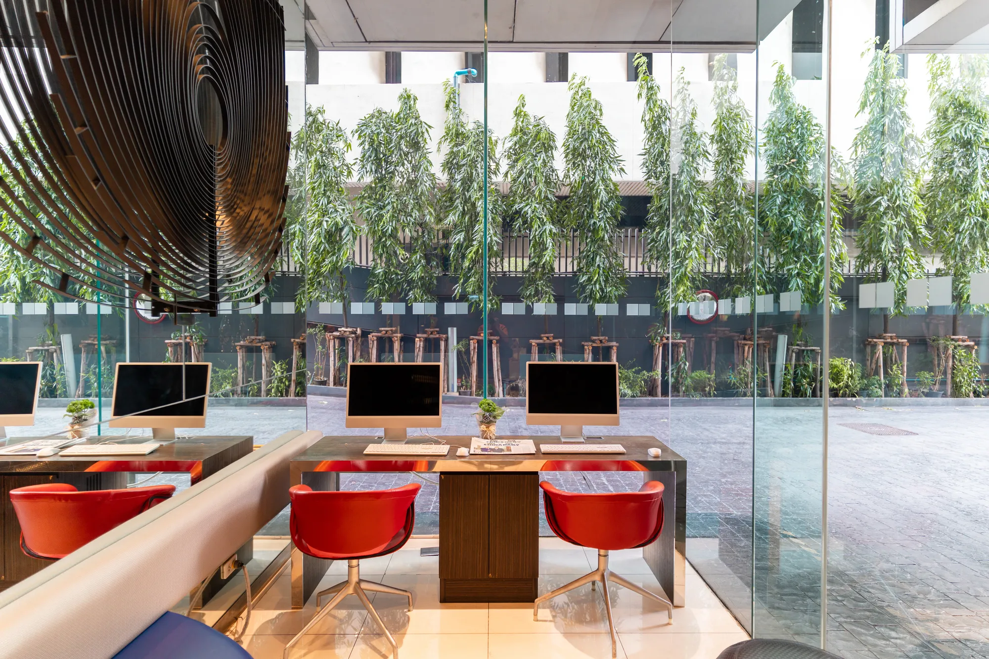 Holiday Inn Express Bangkok Siam thumbnail 2