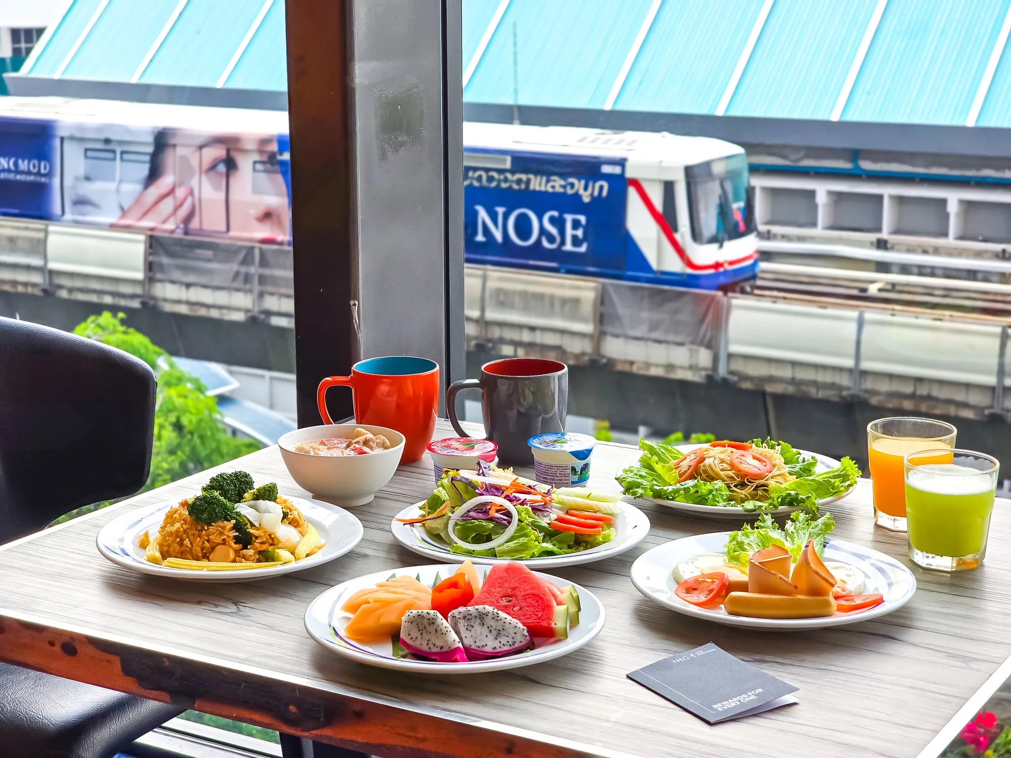 Holiday Inn Express Bangkok Siam thumbnail 13